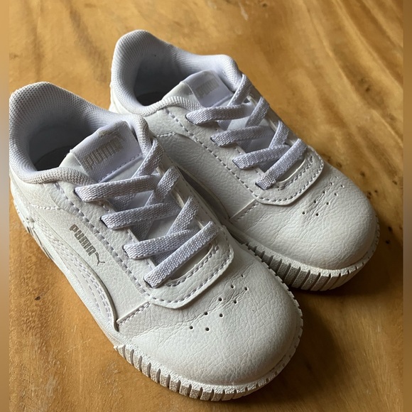 Puma Kids White Sneakers (7 Toddler) - Picture 5 of 13